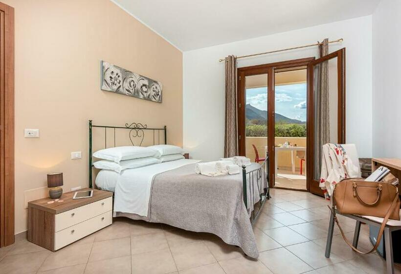 标准间带露台, Samira