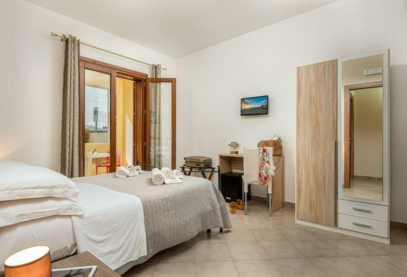 标准间带露台, Samira