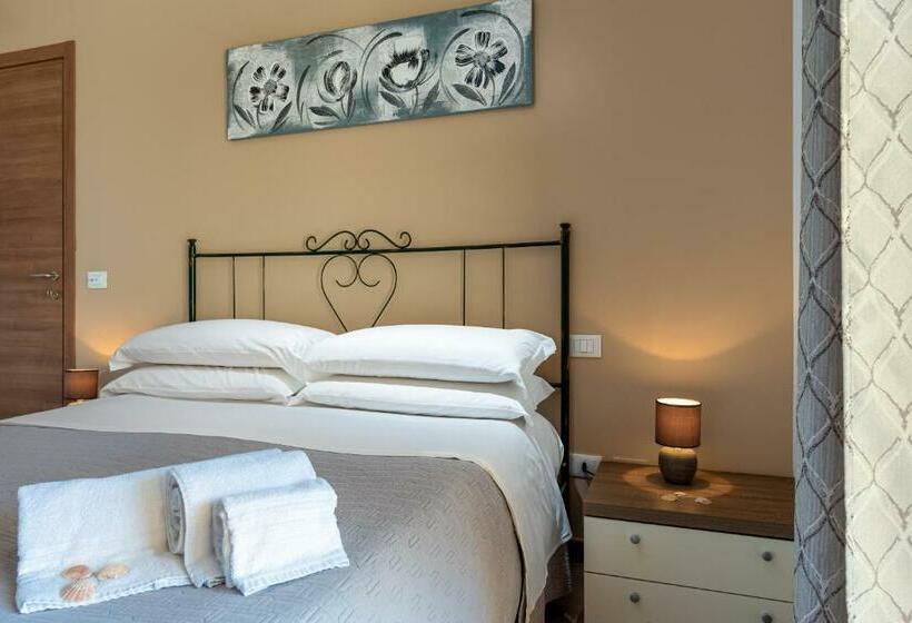 标准间带露台, Samira