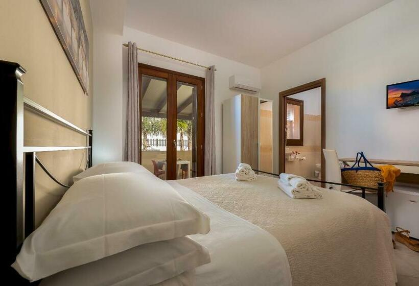 带露台的标准房间, Samira