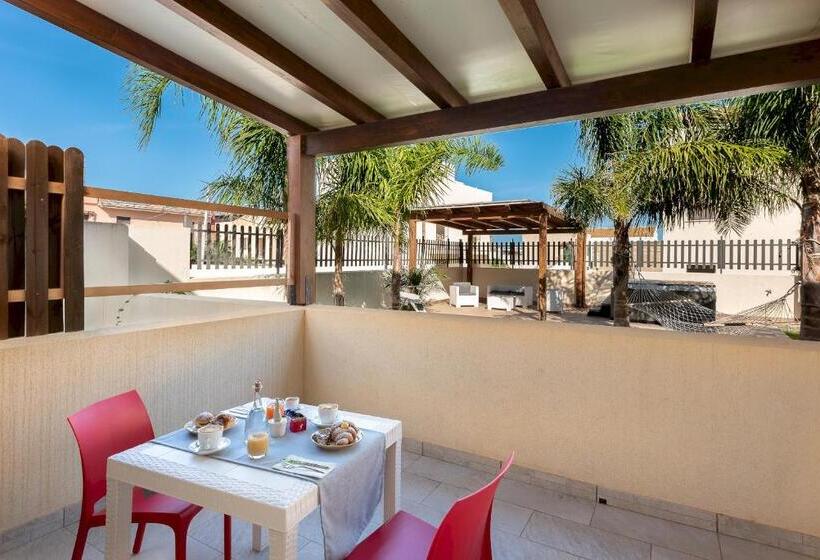 带露台的标准房间, Samira