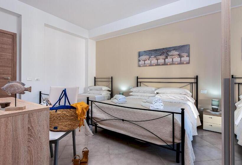 带露台的标准房间, Samira