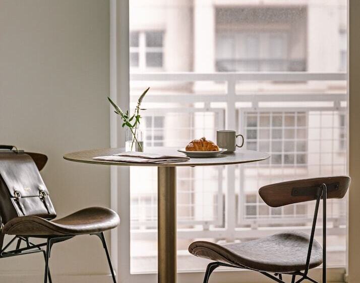 إستديو قياسى مزود بشرفة, Sonder Midtown South