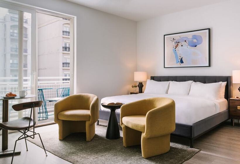 إستديو قياسى مزود بشرفة, Sonder Midtown South