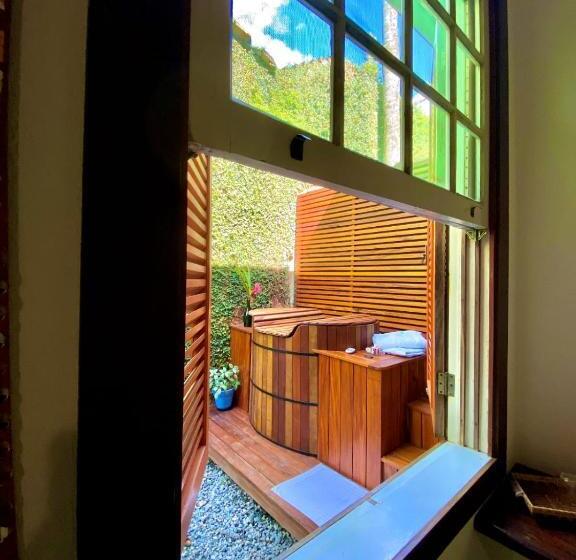 Люкс с гидромассажем, Gaia Gardens Pousada