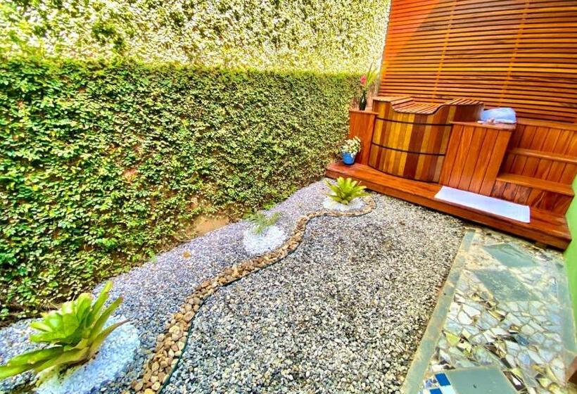 Люкс с гидромассажем, Gaia Gardens Pousada