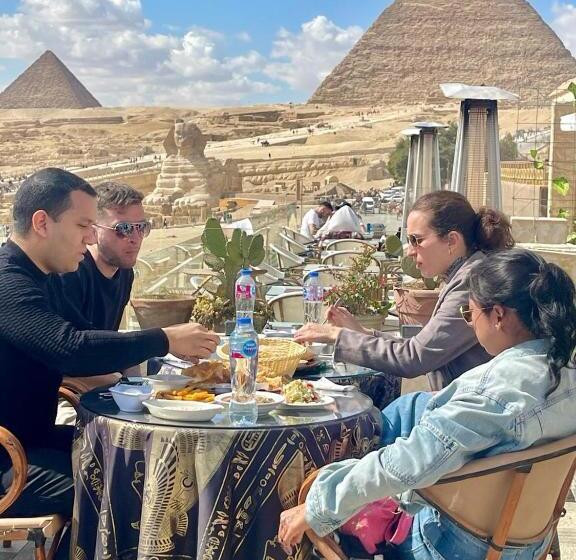 غرفة ديلوكس, Queen Pyramids View