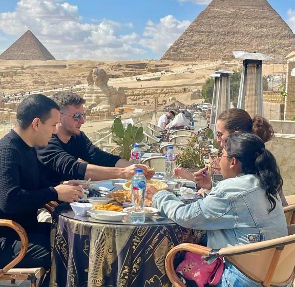 غرفة ديلوكس, Queen Pyramids View