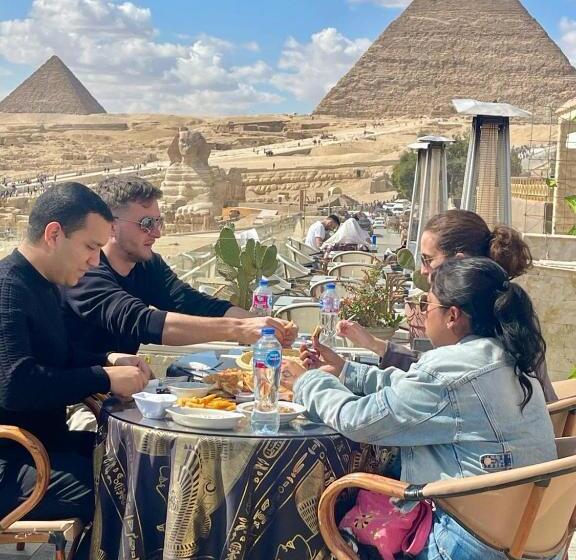 غرفة ديلوكس, Queen Pyramids View