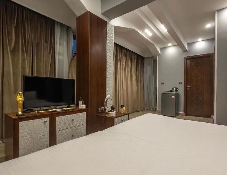 غرفة ديلوكس, Queen Pyramids View