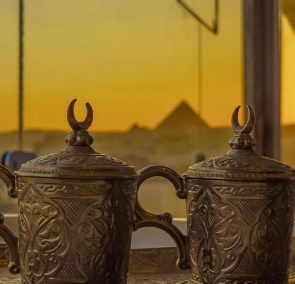 غرفة ديلوكس, Queen Pyramids View