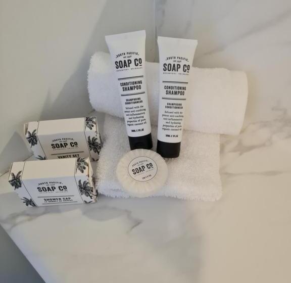 带海景的复工套房, The Wharf Seaview Apartments By Avi