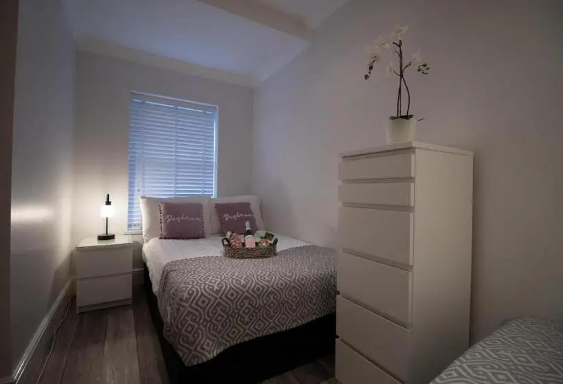 Perhehuone, Haven House Rooms, Barry