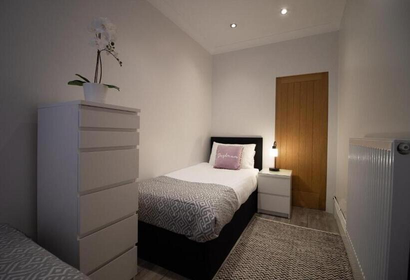 غرفة عائلية, Haven House Rooms, Barry