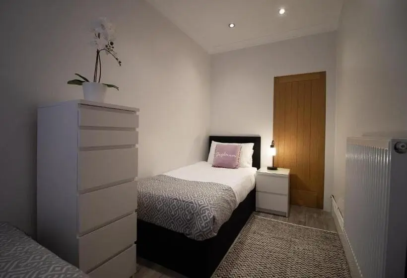 Perhehuone, Haven House Rooms, Barry