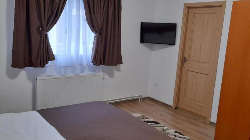 اتاق استاندارد سه نفره, Pensiunea Rominvest