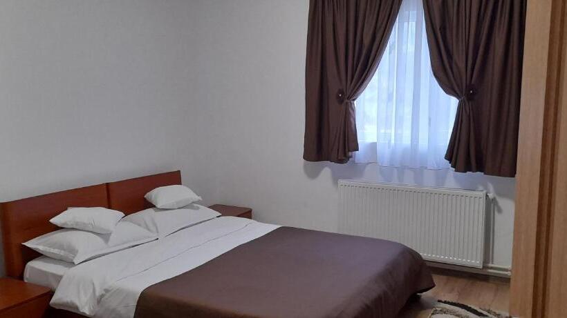 اتاق استاندارد سه نفره, Pensiunea Rominvest