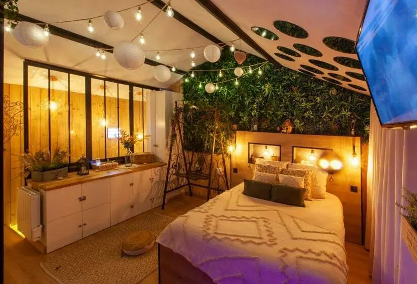 Talo 1 Makuuhuone, Love Room Romantique Les Petits Plaisirs