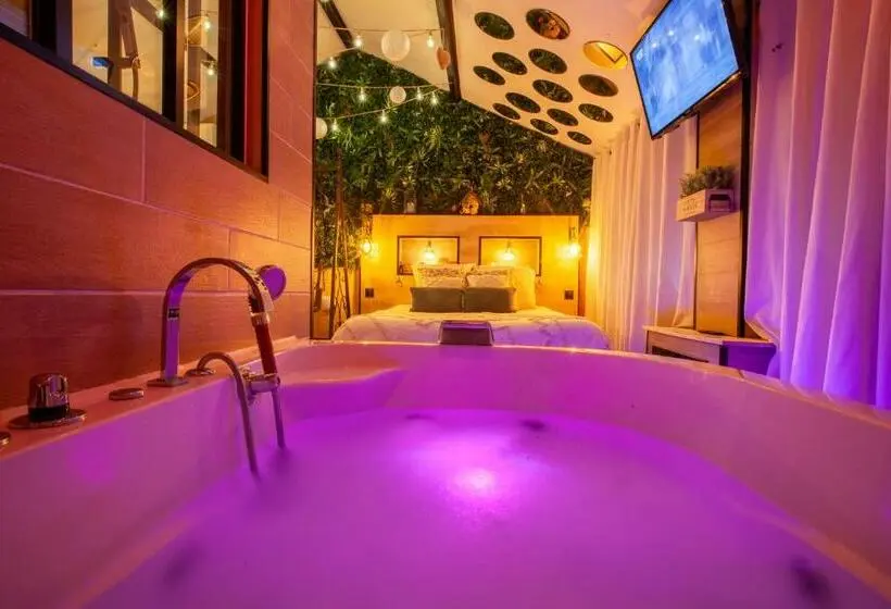 Talo 1 Makuuhuone, Love Room Romantique Les Petits Plaisirs