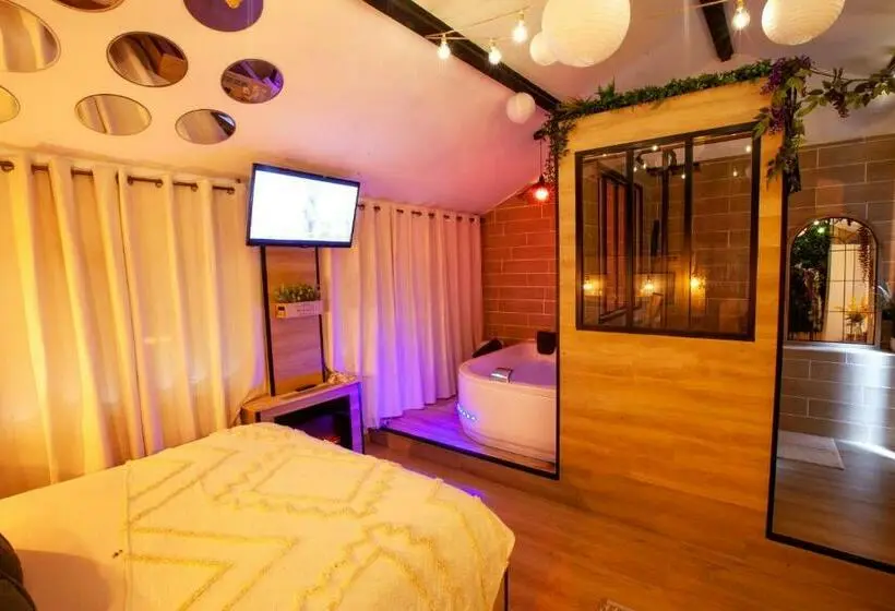 Talo 1 Makuuhuone, Love Room Romantique Les Petits Plaisirs