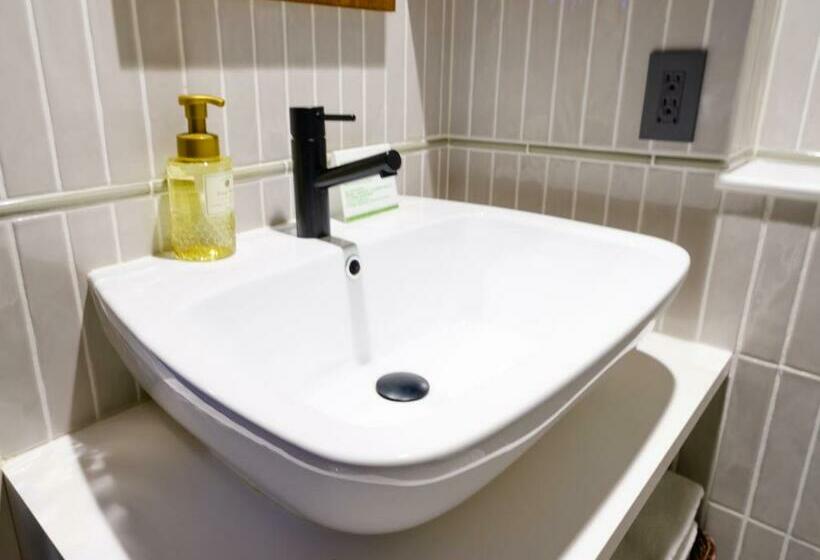 جناح, Asakusa Kaede 浅草楓