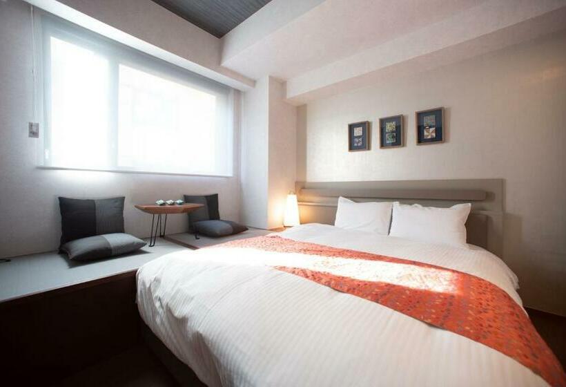 جناح, Asakusa Kaede 浅草楓