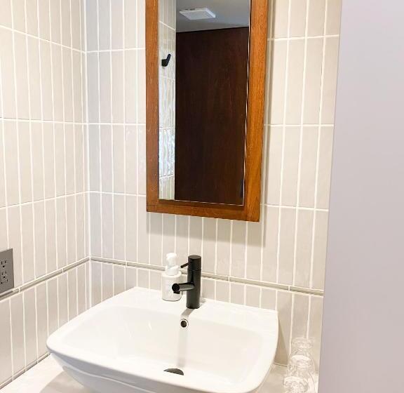 جناح ديلوكس, Asakusa Kaede 浅草楓