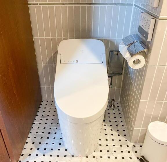 جناح ديلوكس, Asakusa Kaede 浅草楓