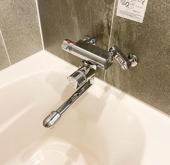 جناح ديلوكس, Asakusa Kaede 浅草楓