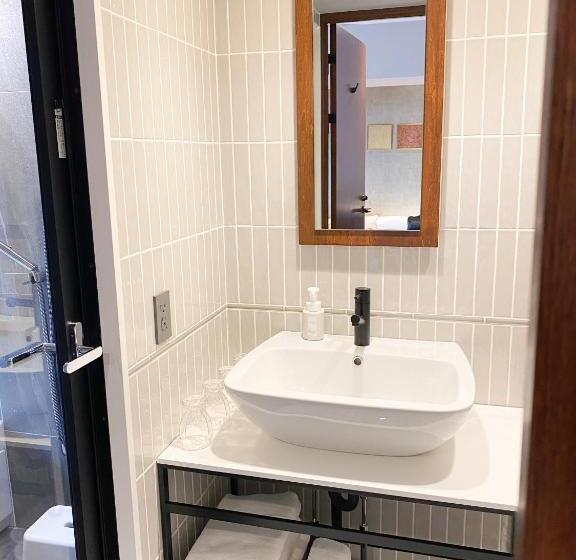 جناح جونيور, Asakusa Kaede 浅草楓