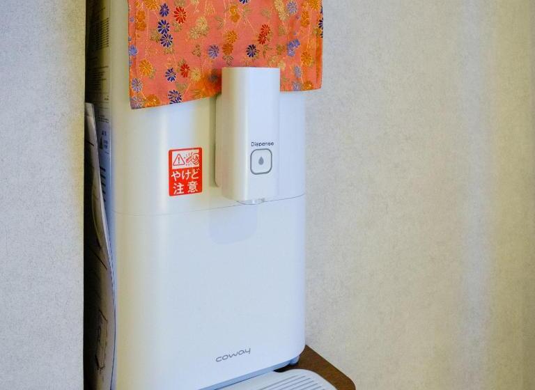 جناح عائلي, Asakusa Kaede 浅草楓