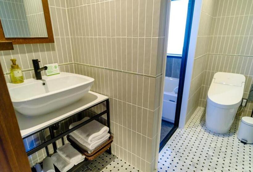 جناح عائلي, Asakusa Kaede 浅草楓