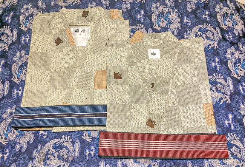 جناح عائلي, Asakusa Kaede 浅草楓