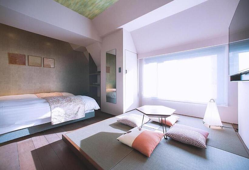 جناح جونيور, Asakusa Kaede 浅草楓