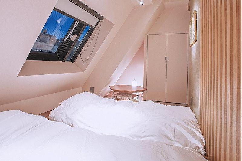 جناح عائلي, Asakusa Kaede 浅草楓