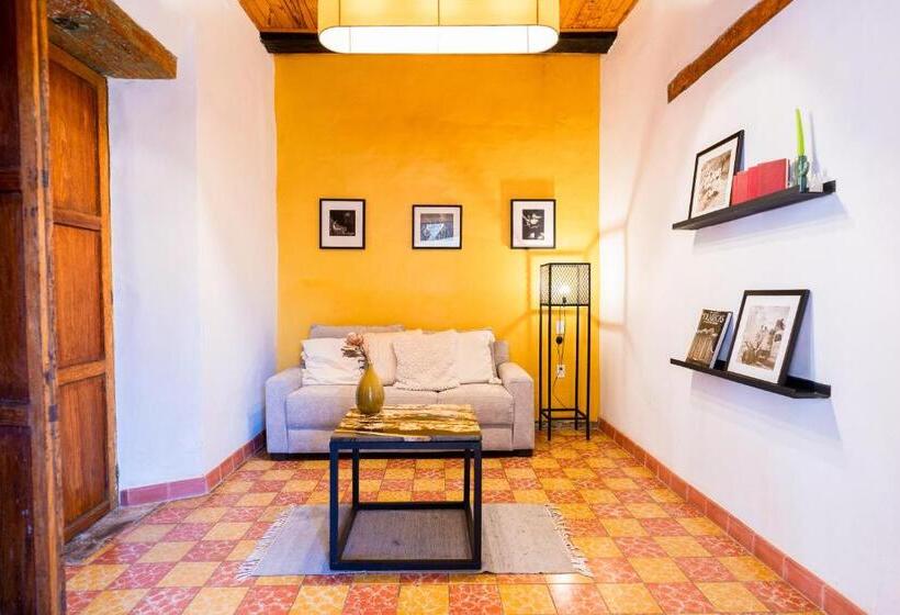 חדר פרמיום לארבעה, Casa I. Madero