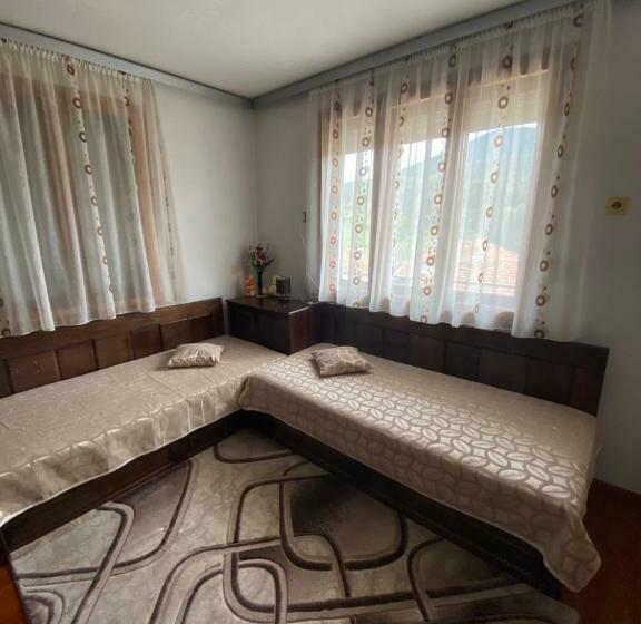 スタンダードルーム, къща за гости “краси”