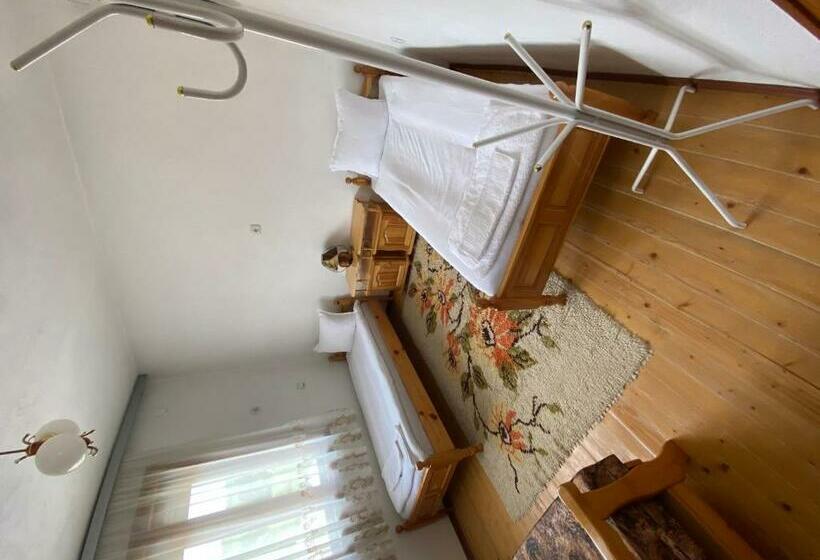 スタンダードルーム, къща за гости “краси”