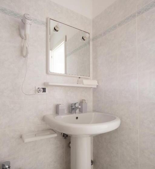 اتاق استاندارد چهار تخته, Ciao Bella Colors