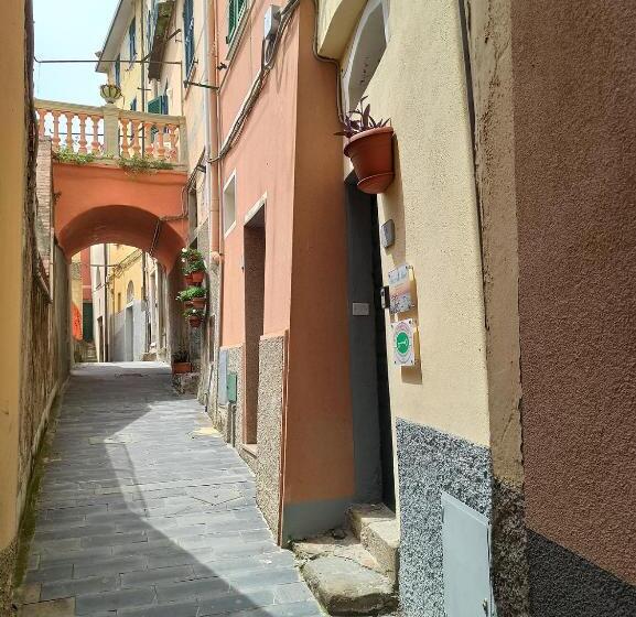 اتاق استاندارد چهار تخته با چشم‌انداز دریا, Ciao Bella Colors