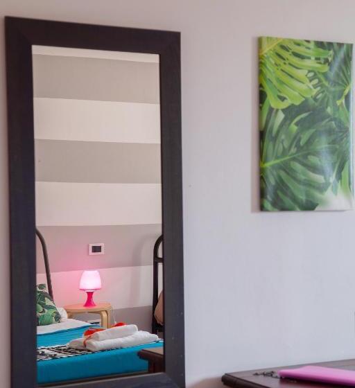 اتاق استاندارد چهار تخته با چشمانداز دریا, Ciao Bella Colors