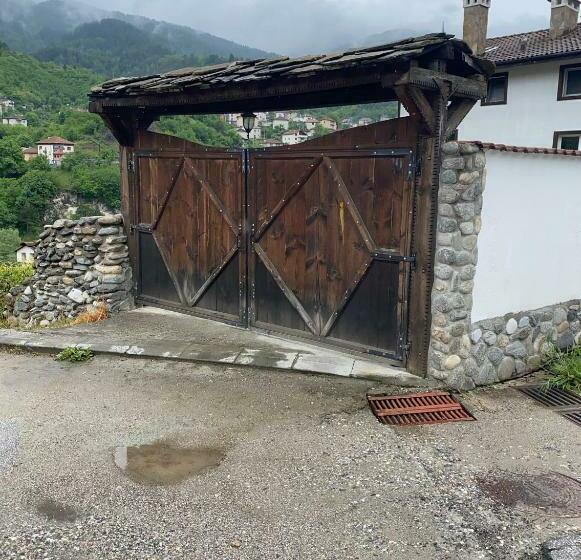 1 Schlafzimmer Apartment, къща дьовлень/house Dyovlen