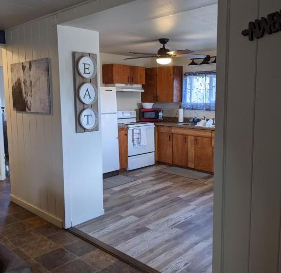 Апартаменты 3 Спальни, Slackwater Inn