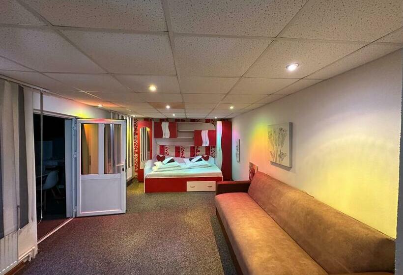 デラックスの４人部屋, Vila  Melissa Cazare