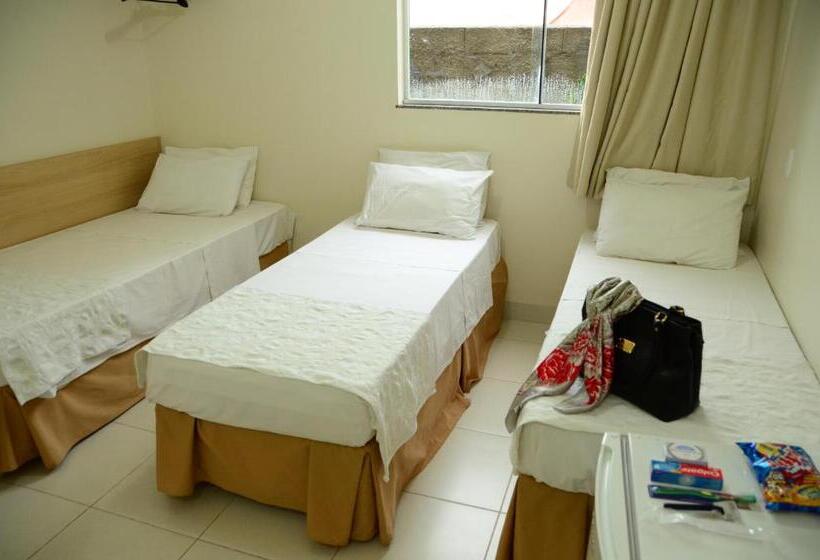 标准三人间, Capital