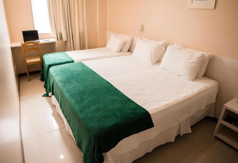 标准三人间, Green Hoteis