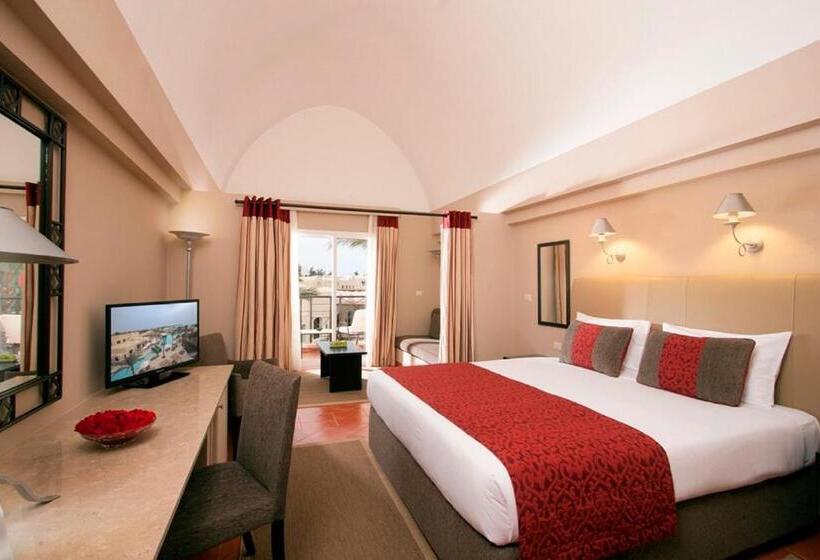 デラックスファミリールーム, Jaz Makadina