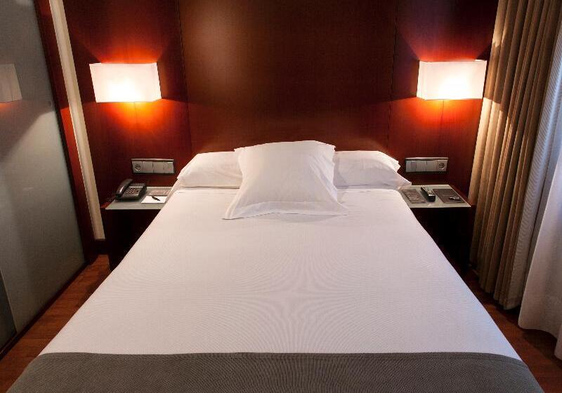 Quarto Superior, Jaz Makadina