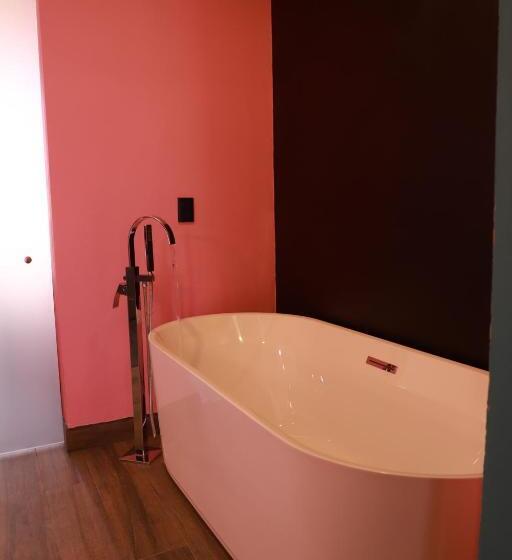 디럭스 스위트 킹 침대, Casa Rosa Hotel & Spa