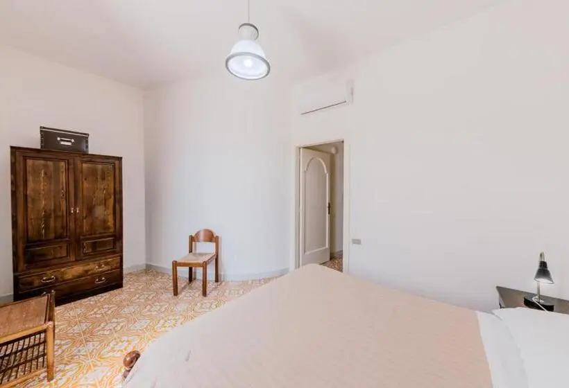 オーシャンビューバルコニー付きワンベッドルームアパートメント, Residence Villa Rosa